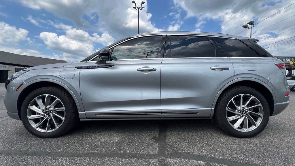 Used 2021 Lincoln Corsair Grand Touring image 3