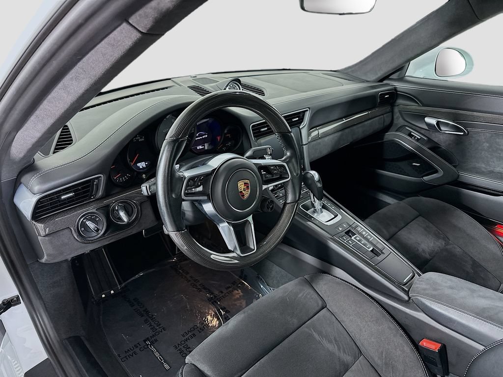 Certified 2017 Porsche 911 Carrera GTS RWD image 4