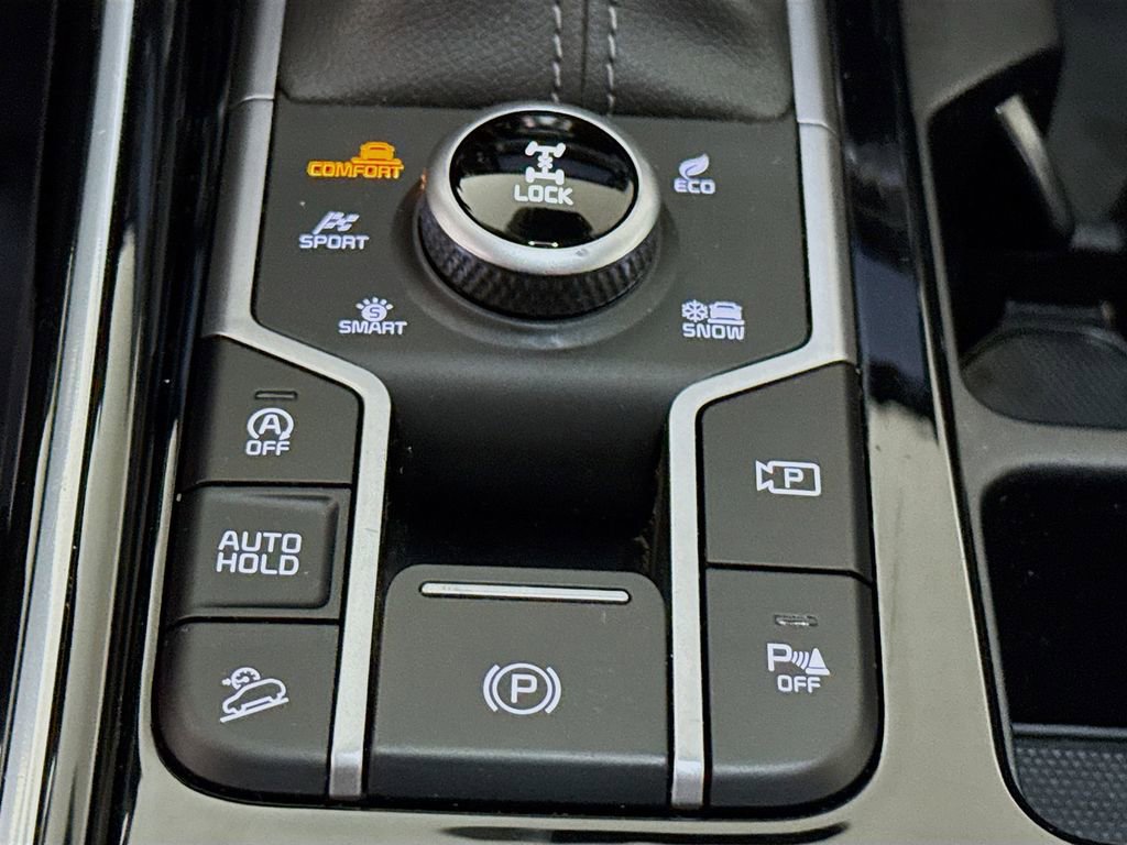 Certified 2023 Kia Sorento SX image 13