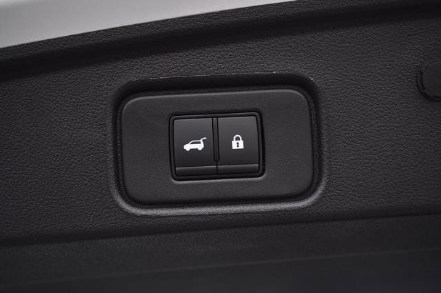 New 2025 Nissan Pathfinder SL image 30