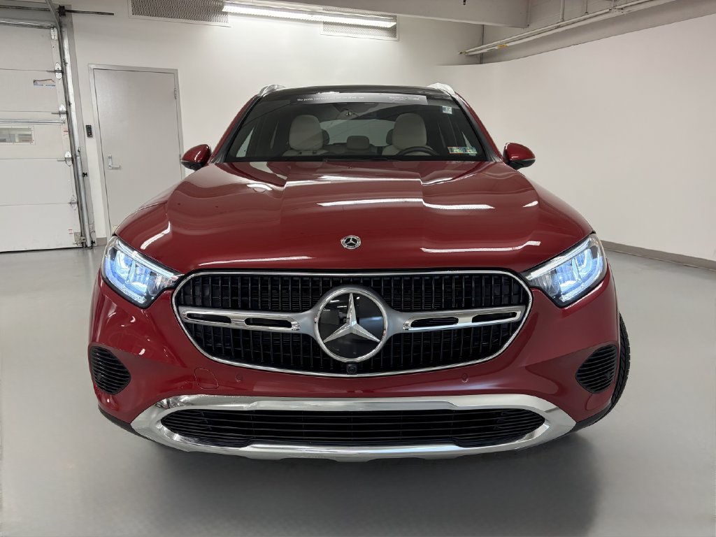 Certified 2025 Mercedes-Benz GLC 300 4MATIC image 4