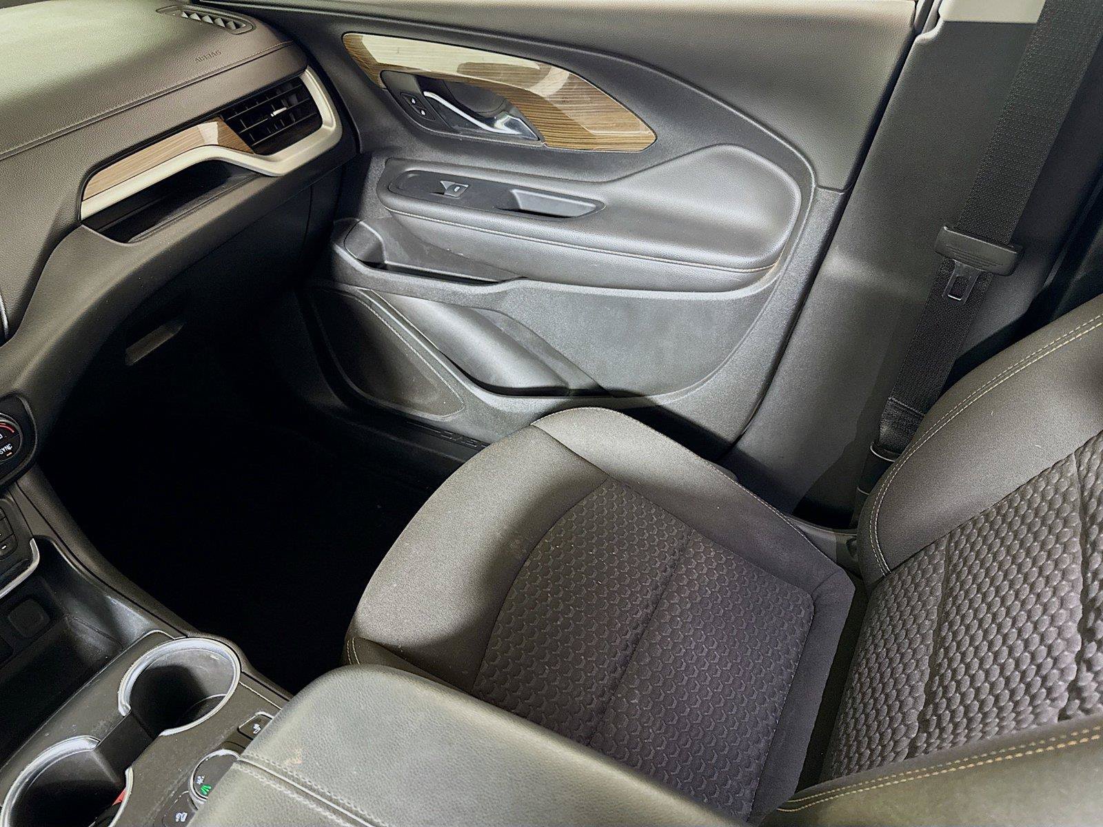 Used 2020 GMC Terrain SLE w/ Driver Convenience Package FWD image 21