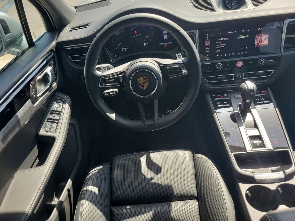 Certified 2025 Porsche Macan image 21