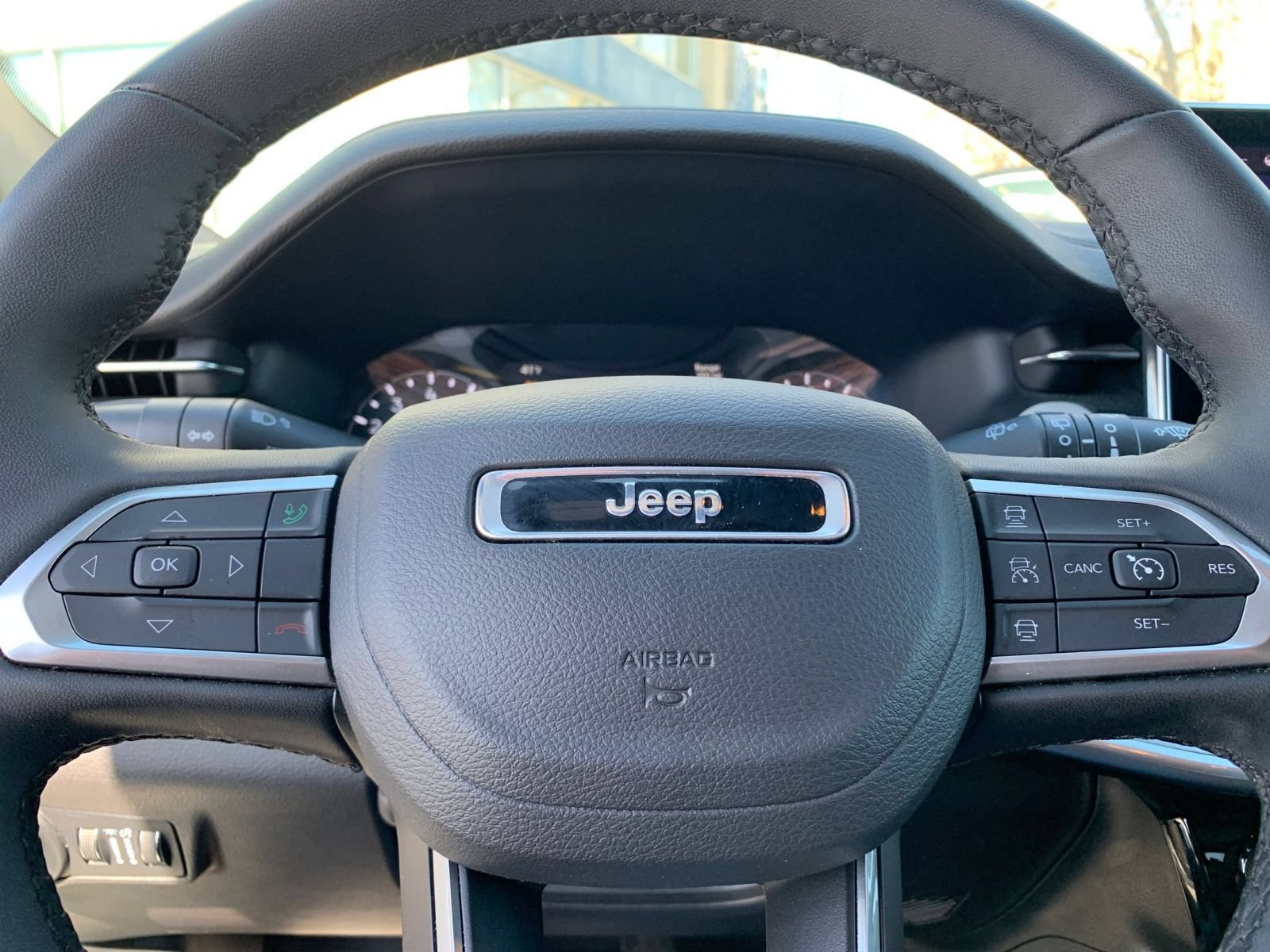 Used 2025 Jeep Compass Limited AWD/4WD image 29