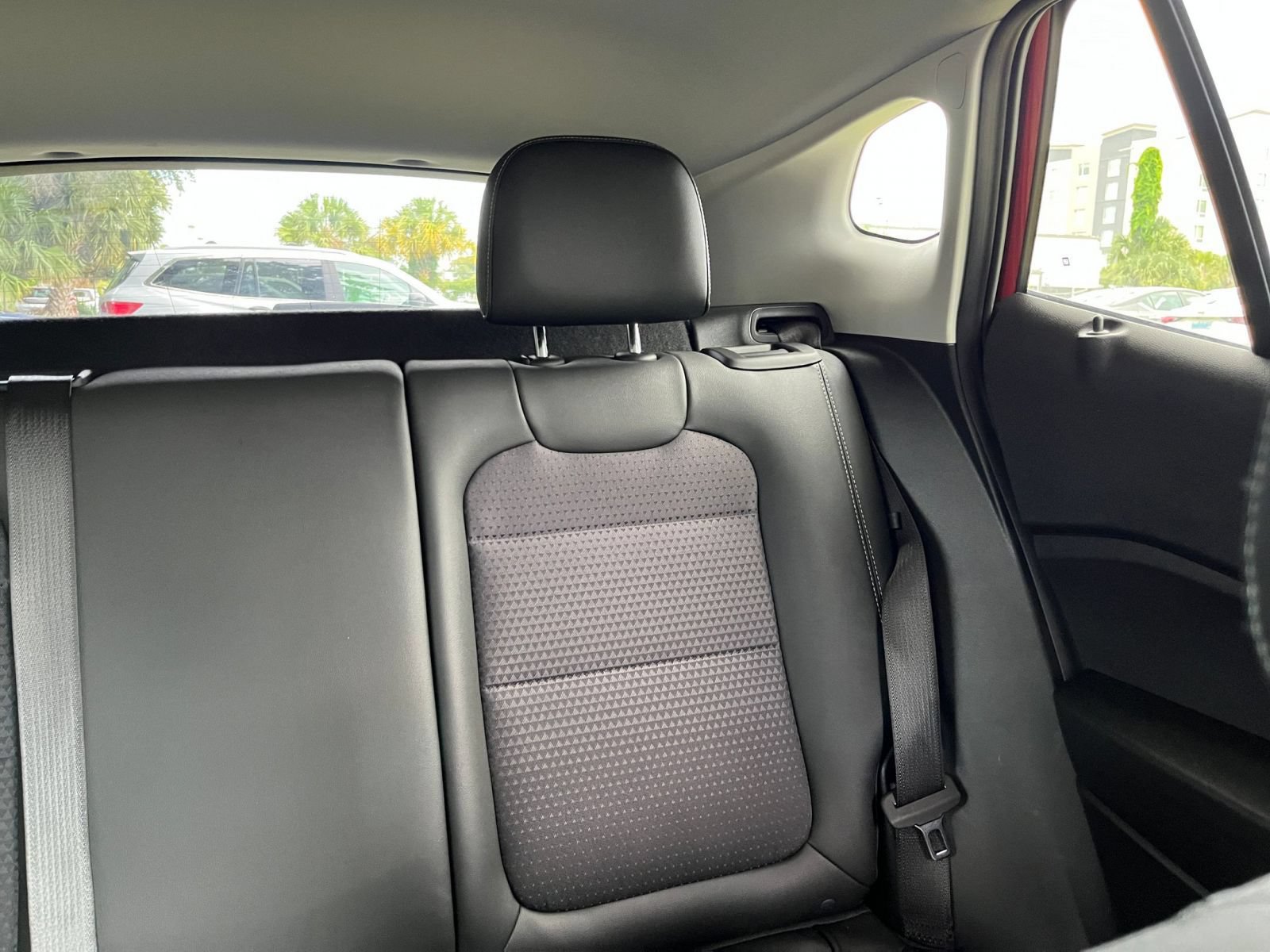 Used 2025 Chevrolet Trax LT FWD image 34