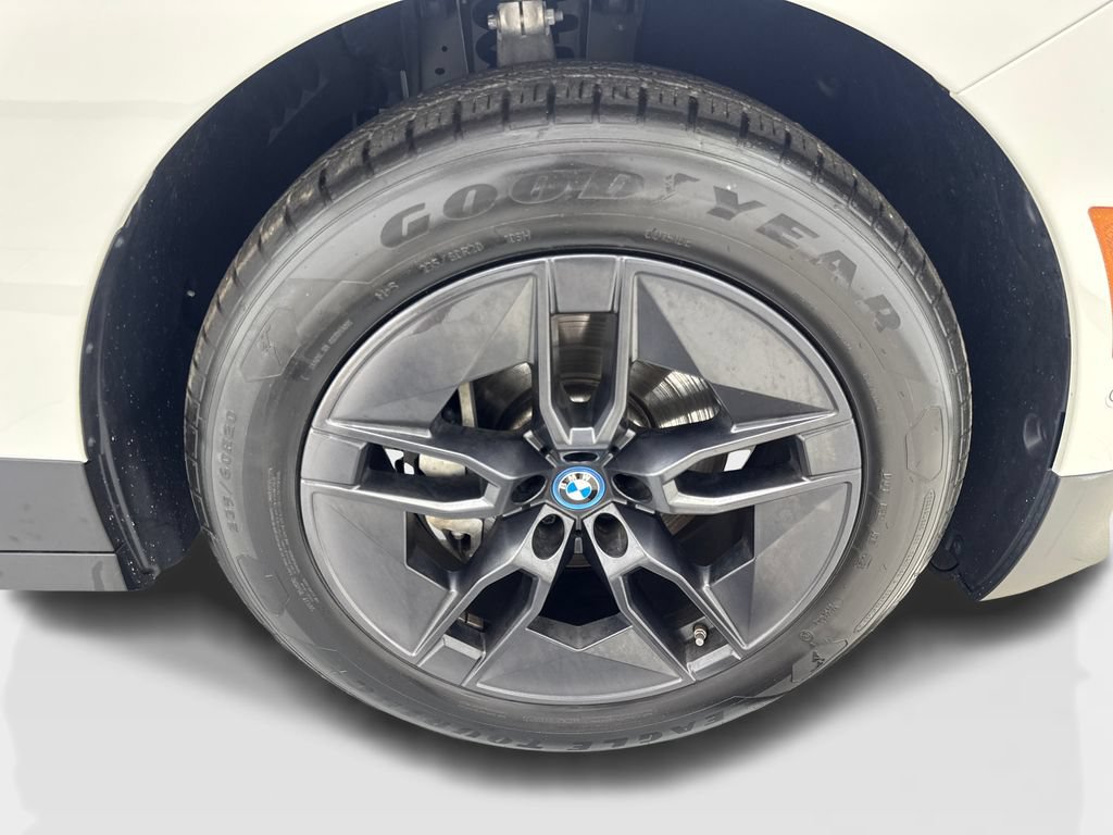Used 2024 BMW iX xDrive50 w/ Convenience Package AWD/4WD image 84