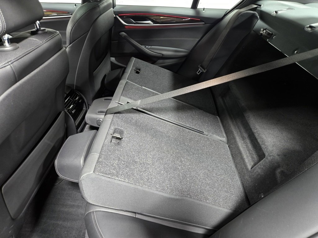 Used 2021 BMW 530e xDrive w/ M Sport Package image 40