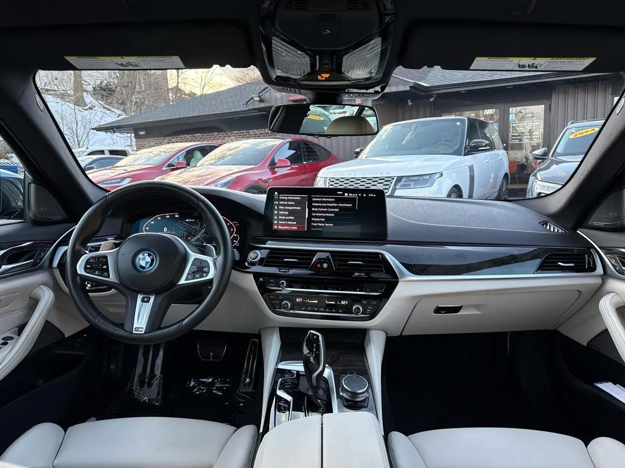 Used 2023 BMW 530e xDrive w/ Premium Package image 38