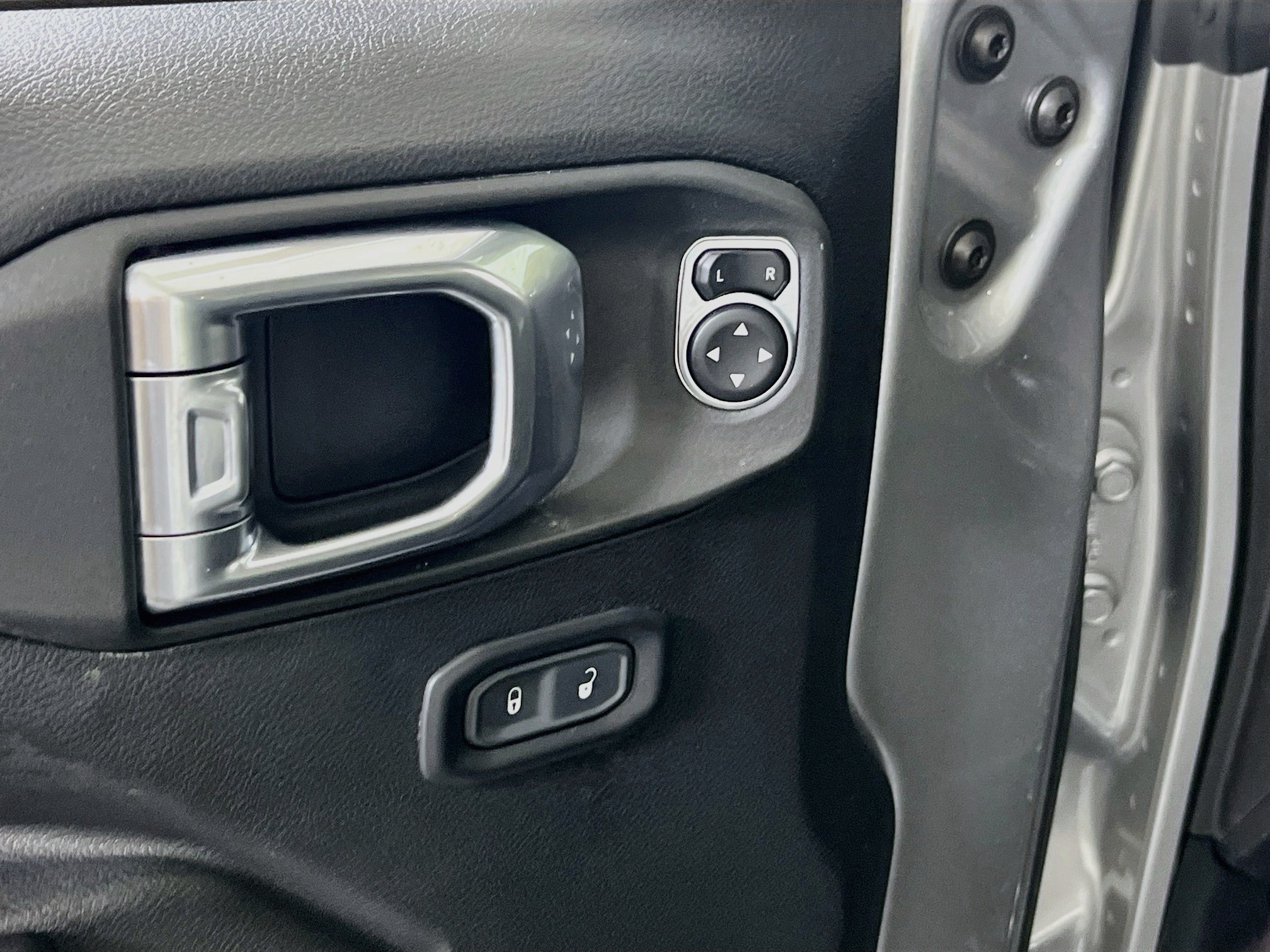 Used 2020 Jeep Gladiator Sport w/ Quick Order Package 24S AWD/4WD image 17