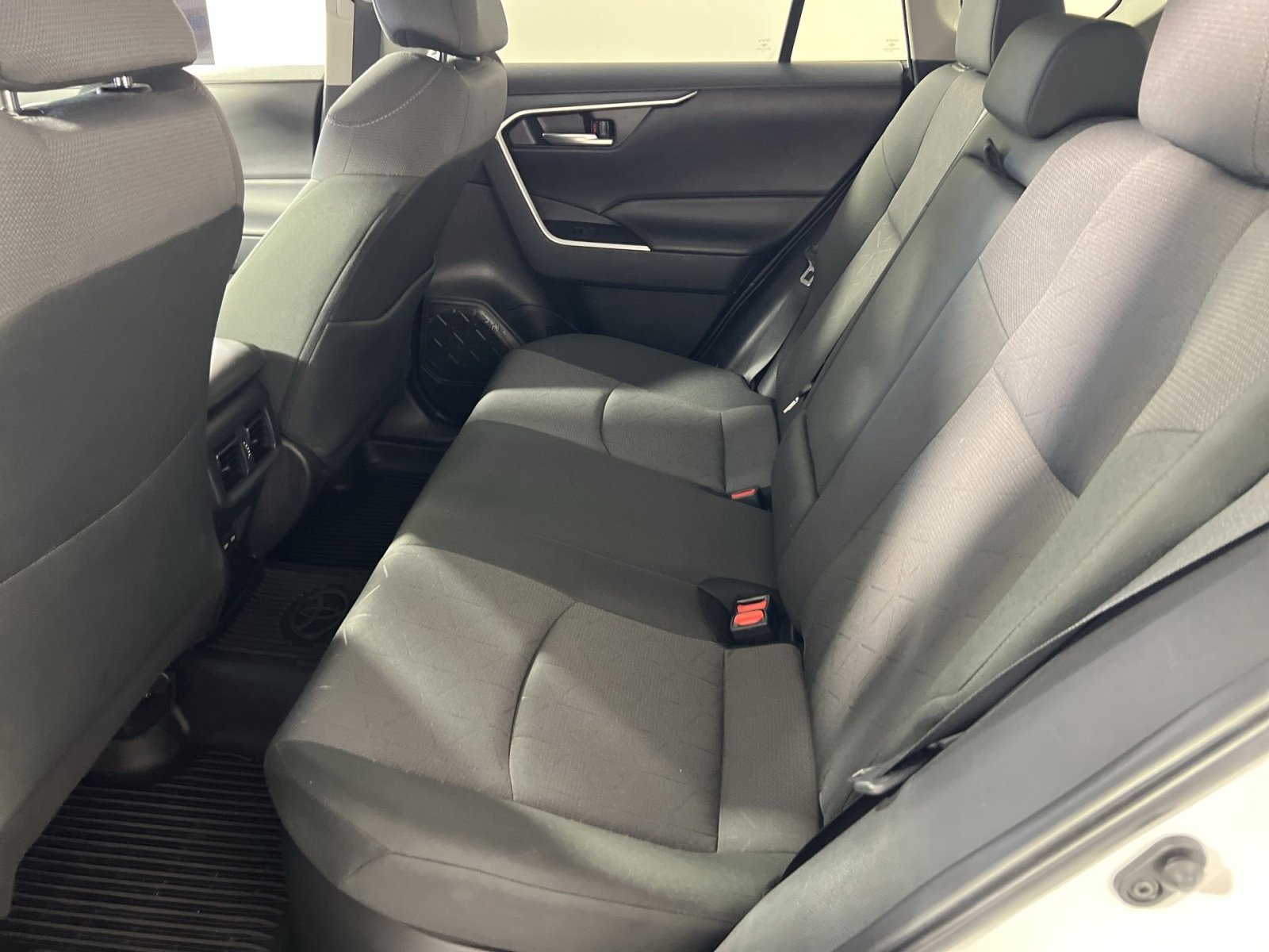 Used 2025 Toyota RAV4 XLE AWD/4WD image 26