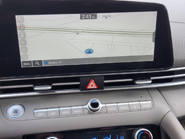 Used 2024 Hyundai Elantra SEL FWD image 17