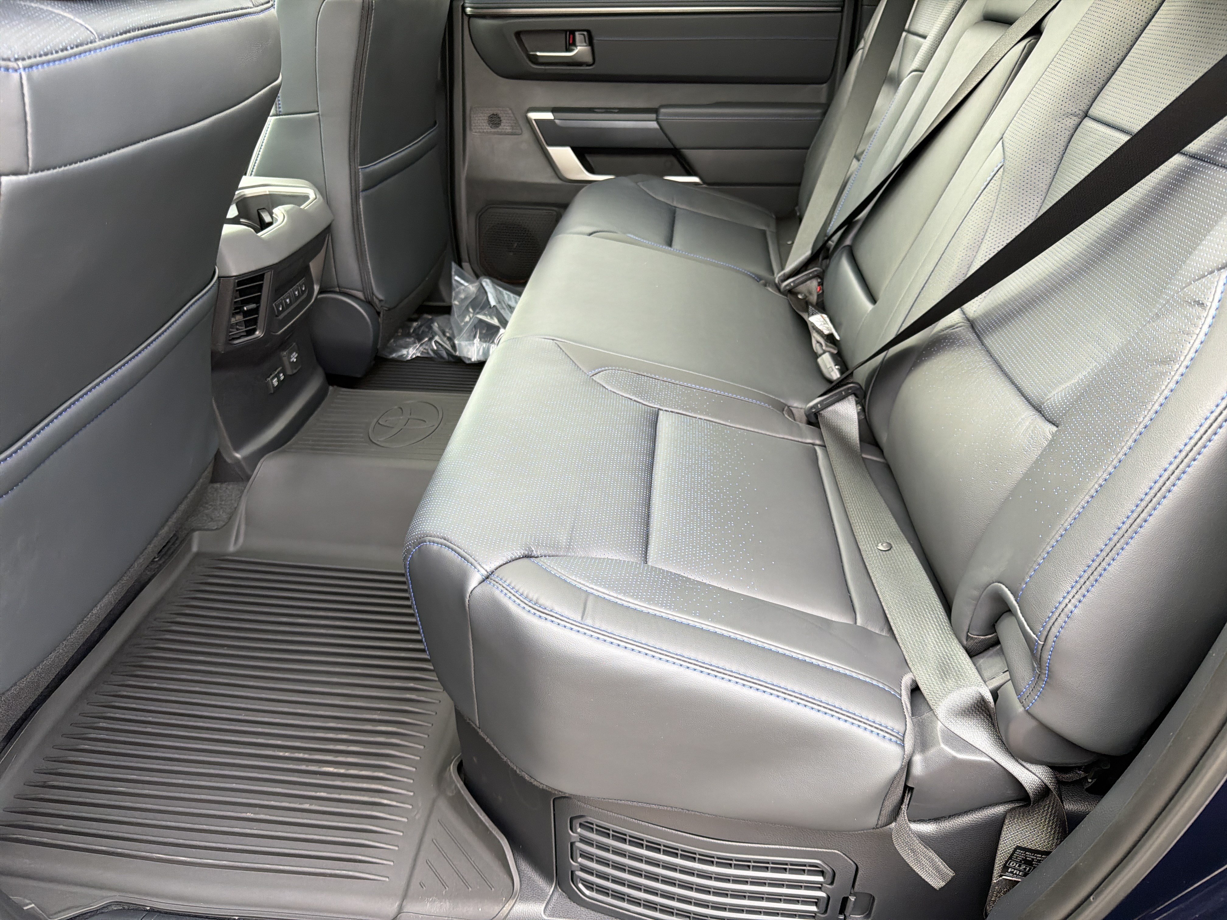 New 2026 Toyota Tundra Platinum w/ TRD Off-Road Package AWD/4WD image 30