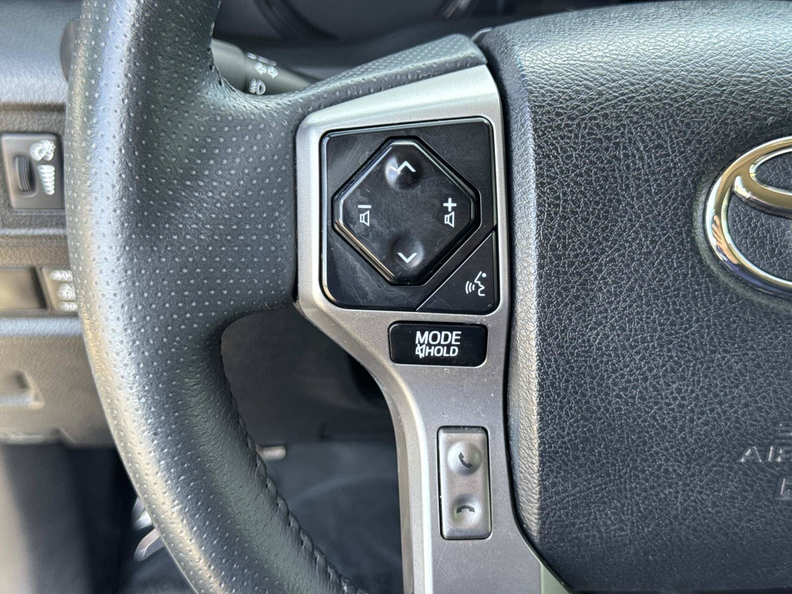 Used 2022 Toyota 4Runner SR5 Premium w/ Moonroof Package RWD image 11