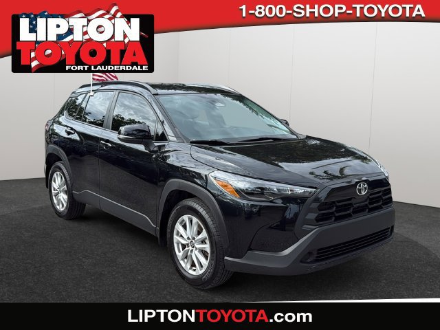 Used 2026 Toyota Corolla Cross LE FWD image 1
