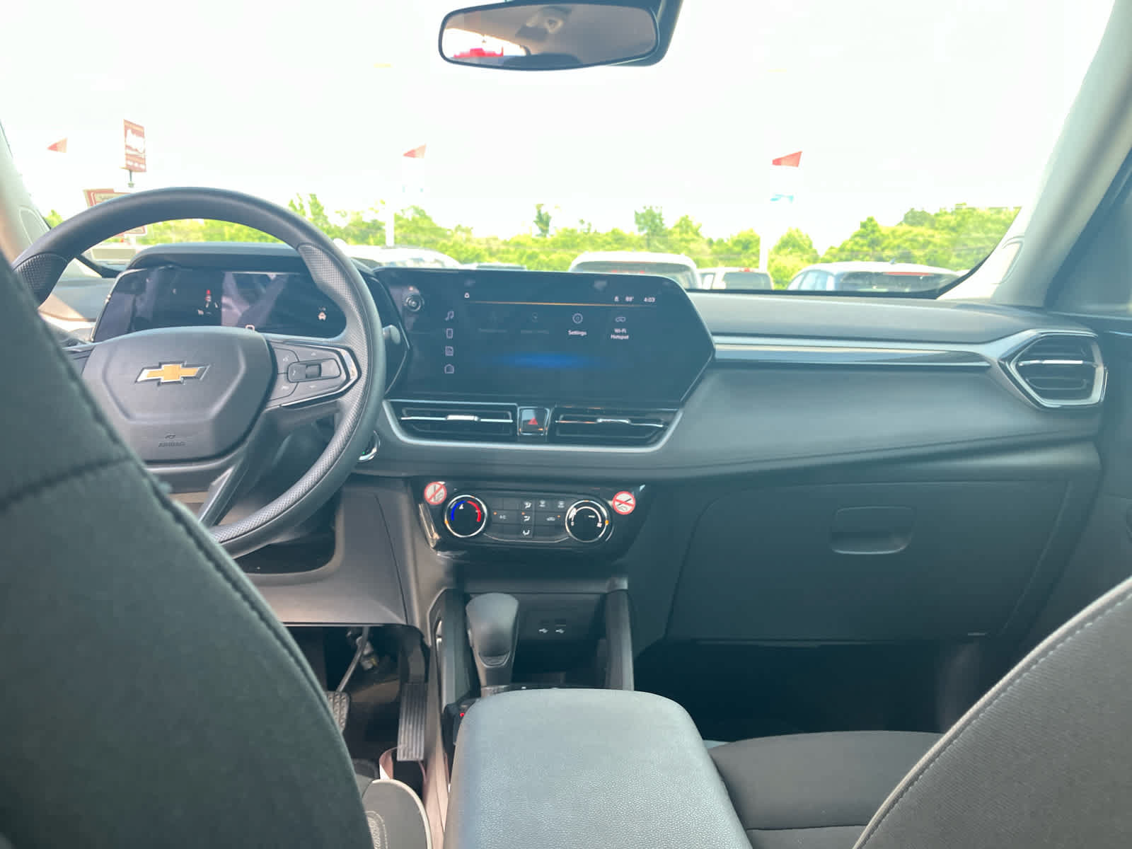 Used 2025 Chevrolet TrailBlazer LT FWD image 29