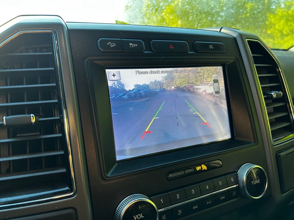 Used 2019 Ford Expedition XLT w/ Equipment Group 202A AWD/4WD image 21