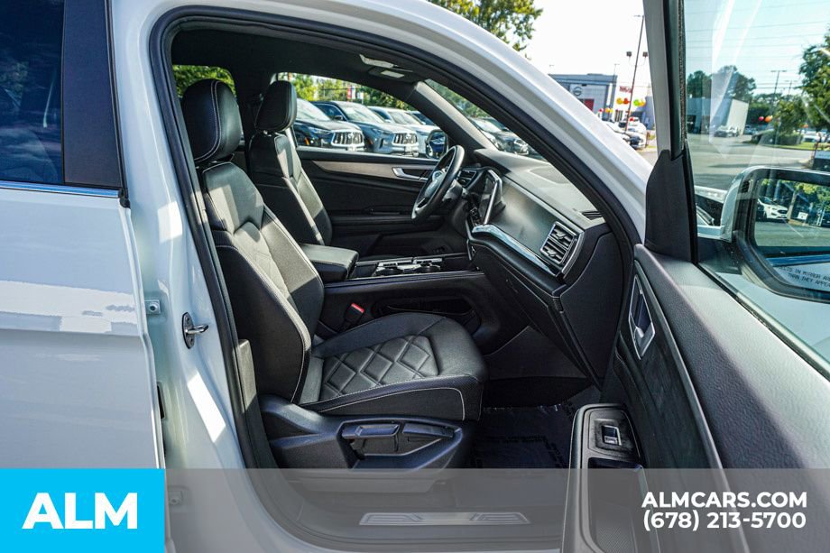 Used 2024 Volkswagen Atlas Cross Sport SE image 23