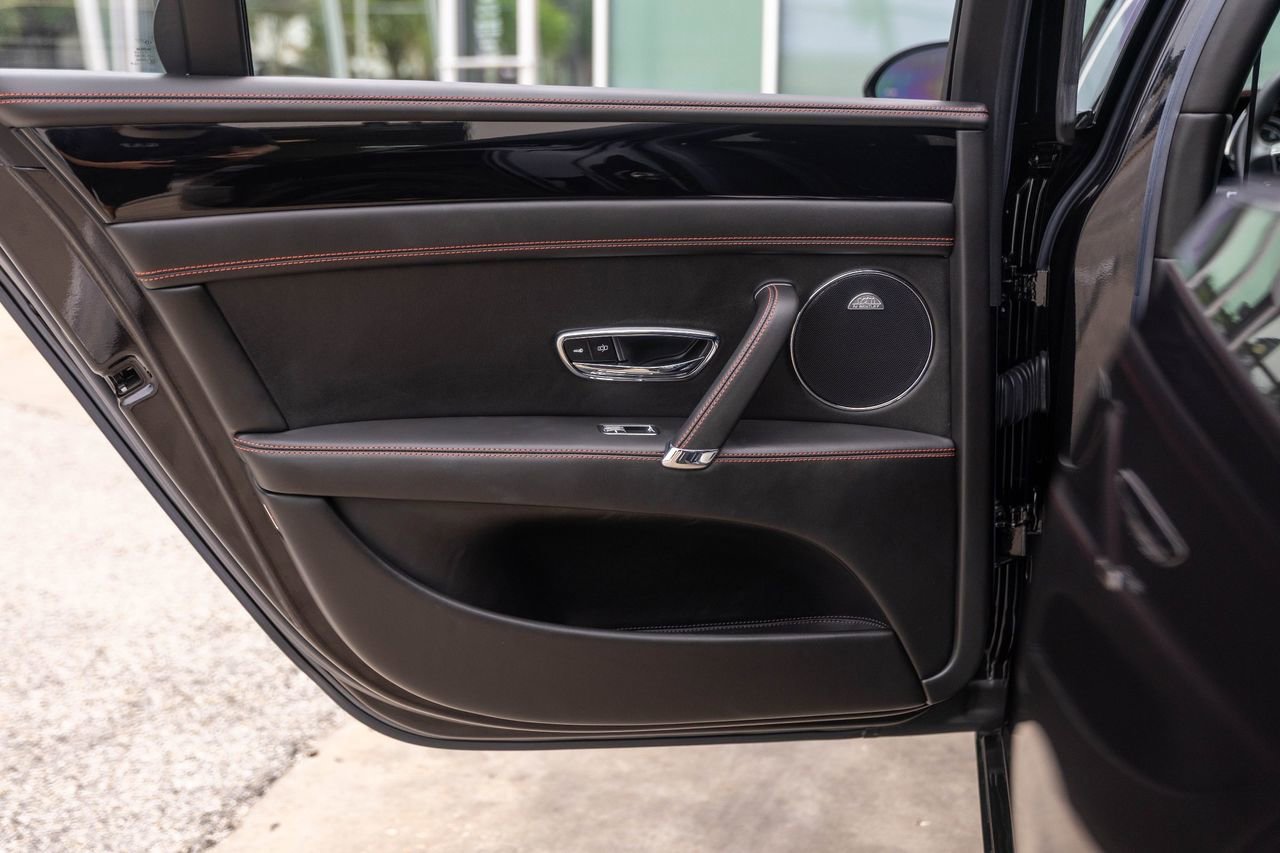 Used 2018 Bentley Flying Spur S V8 AWD/4WD image 48