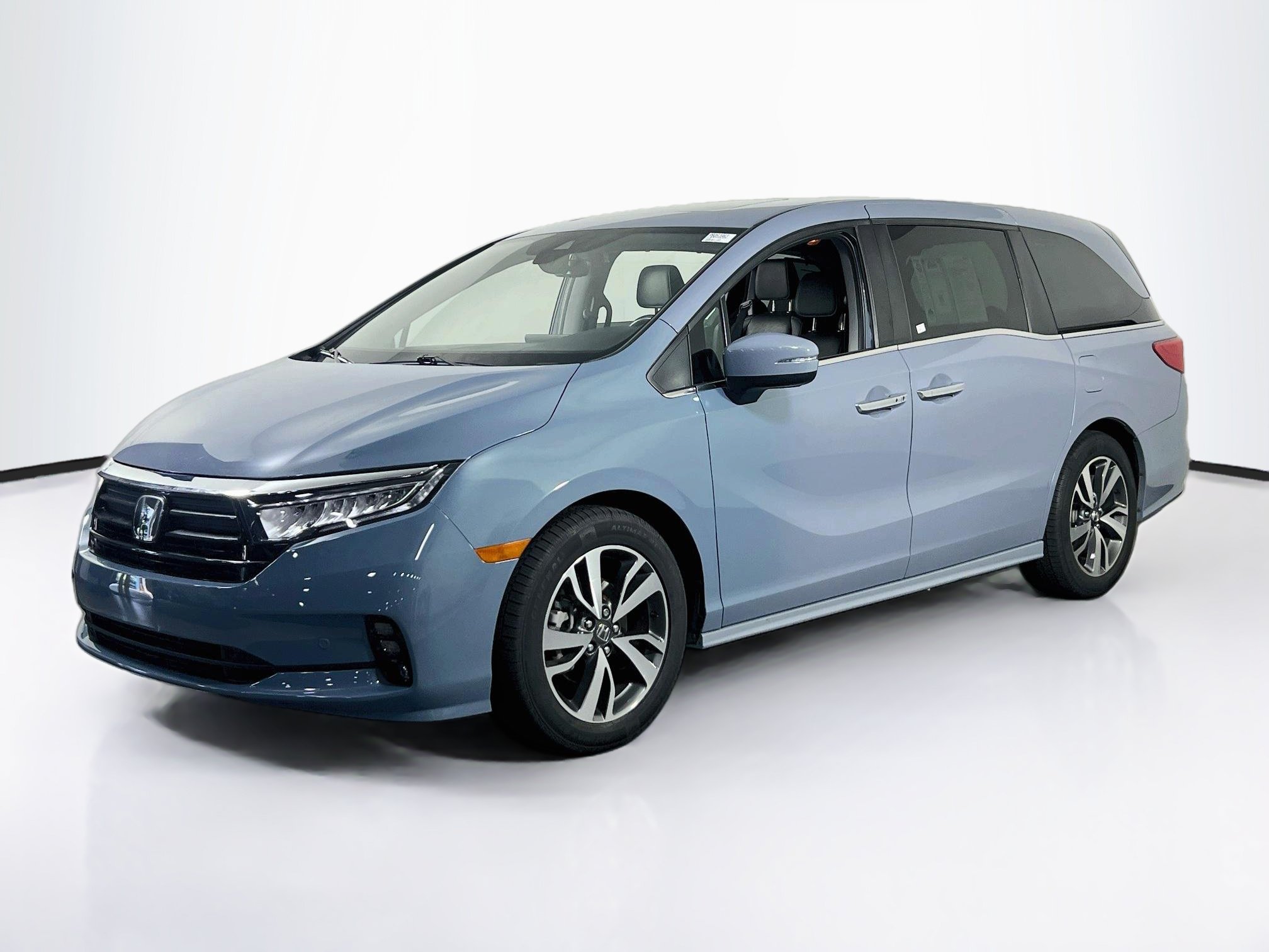 Used 2023 Honda Odyssey Touring image 1