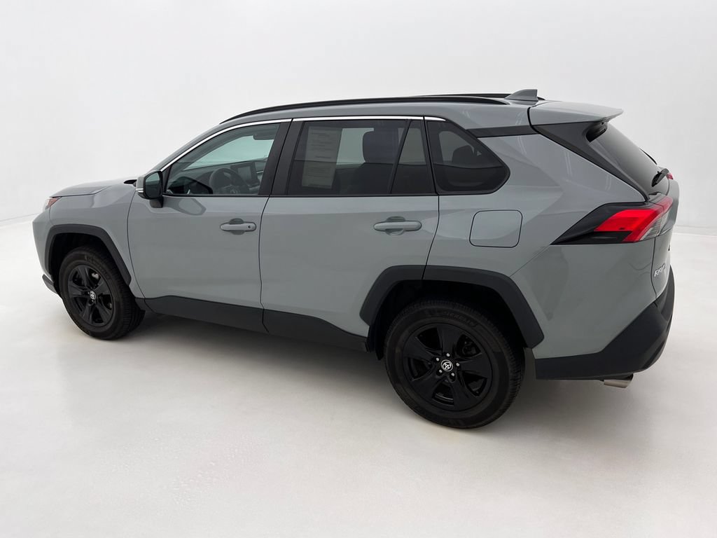 Used 2022 Toyota RAV4 XLE w/ Convenience Package AWD/4WD image 10