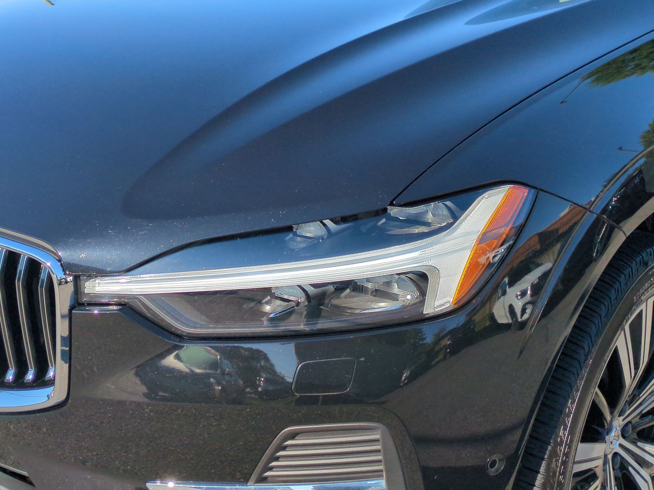 Used 2022 Volvo XC60 B5 Inscription w/ Advanced Package AWD/4WD image 9