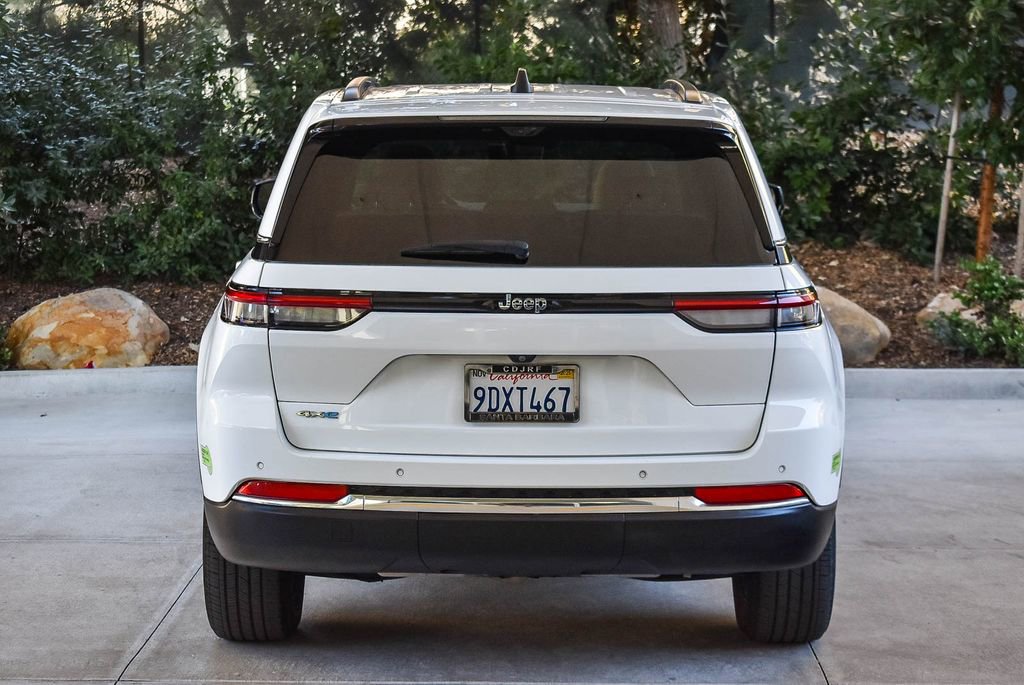 Used 2022 Jeep Grand Cherokee Limited 4xe w/ Luxury Tech Group II image 5