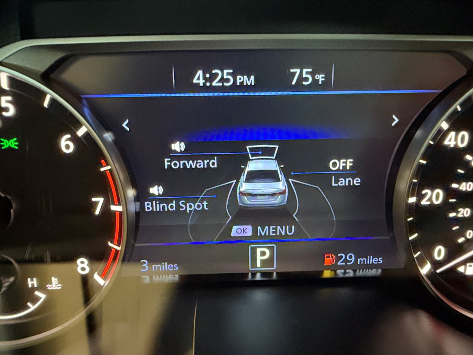 New 2027 Nissan Altima 2.5 SR FWD image 32