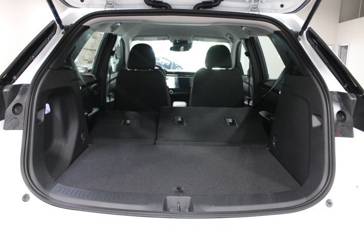 New 2027 Chevrolet Bolt LT w/ Comfort Package FWD image 14