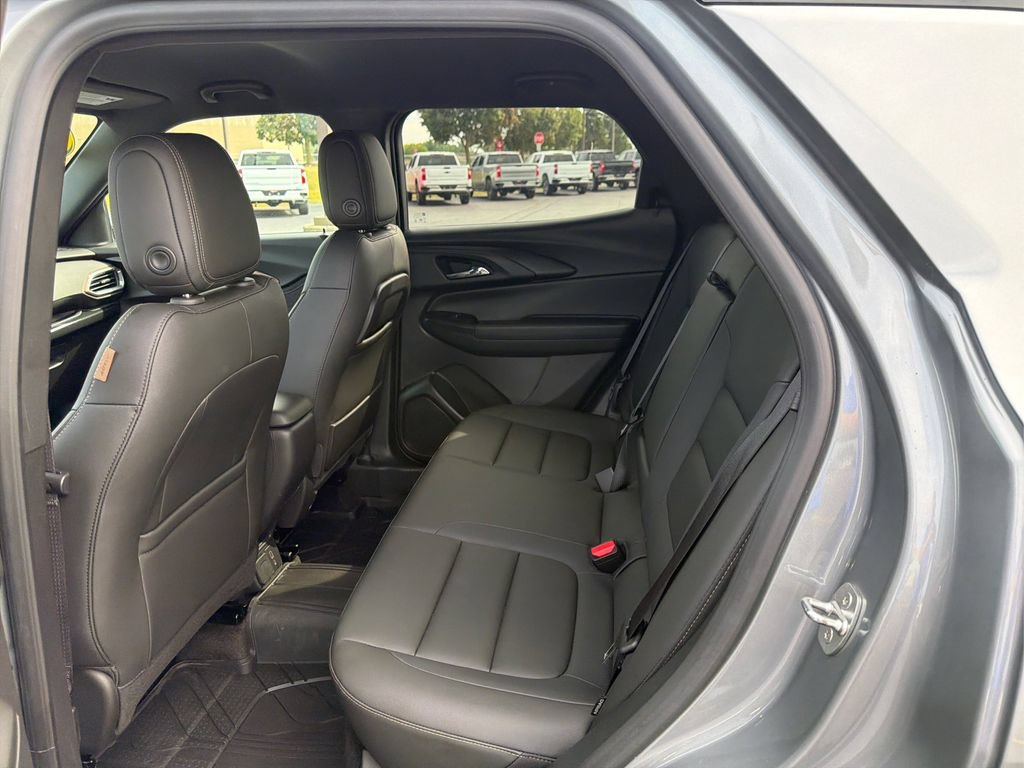 Used 2023 Chevrolet TrailBlazer ACTIV w/ Technology Package AWD/4WD image 20