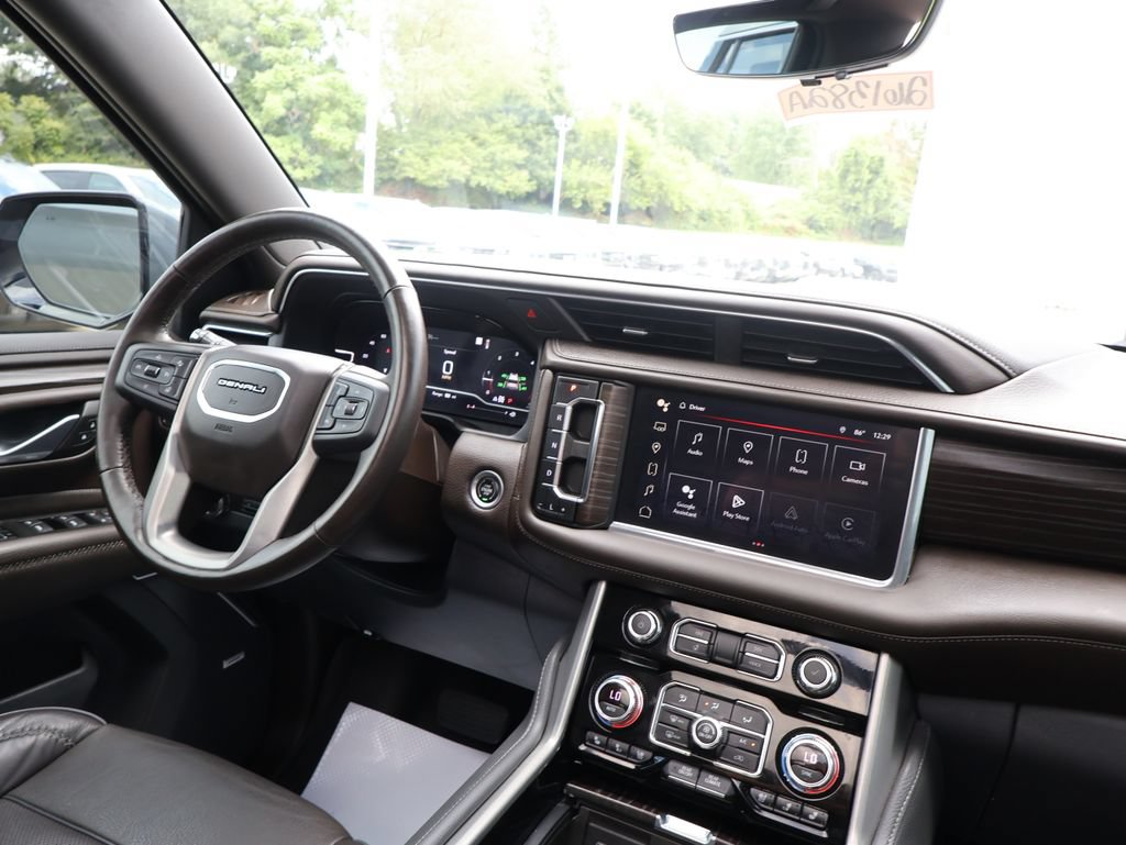 Used 2022 GMC Yukon Denali w/ Denali Premium Package AWD/4WD image 32