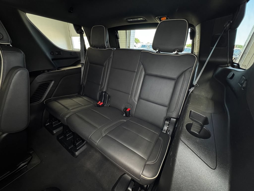 Used 2024 GMC Yukon SLT w/ SLT Luxury Package AWD/4WD image 23