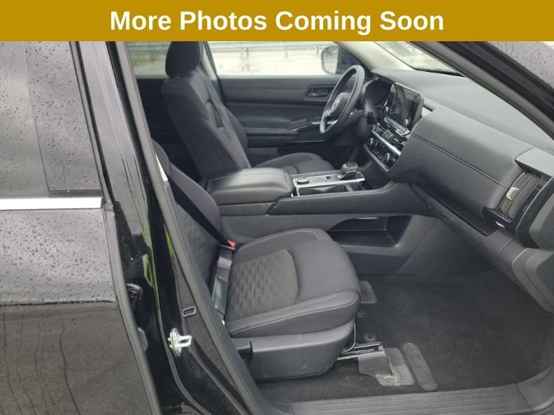 Used 2024 Nissan Pathfinder SV w/ SV Premium Package AWD/4WD image 3