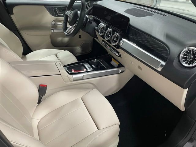 Used 2025 Mercedes-Benz GLB 250 4MATIC image 13