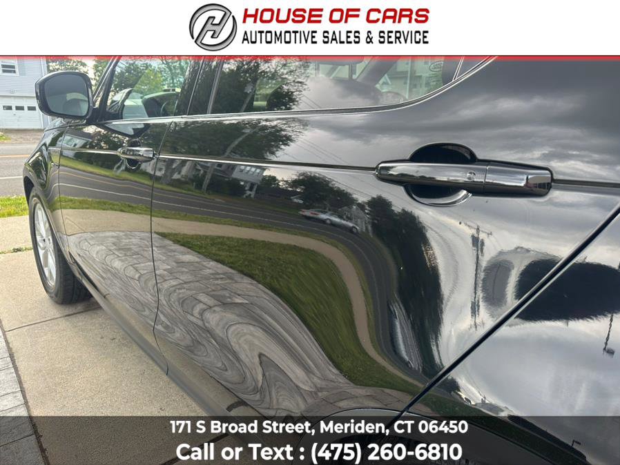 Used 2017 Land Rover Discovery SE image 14