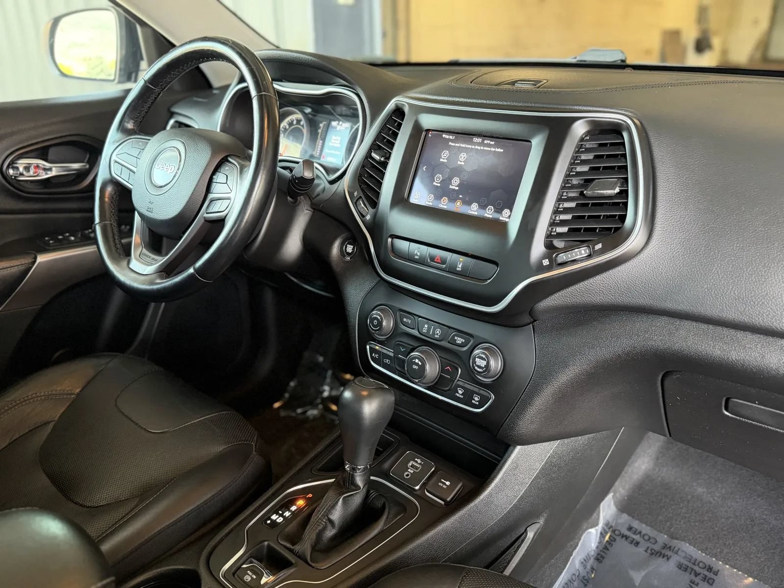 Used 2021 Jeep Cherokee Latitude Lux FWD image 20