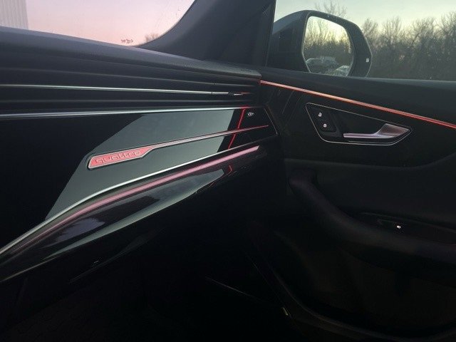 Used 2019 Audi Q8 Premium Plus w/ Premium Plus image 19