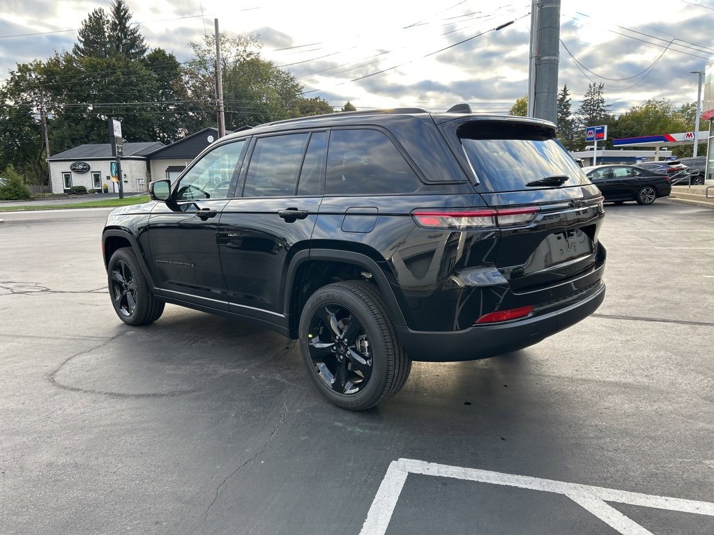 New 2025 Jeep Grand Cherokee image 5
