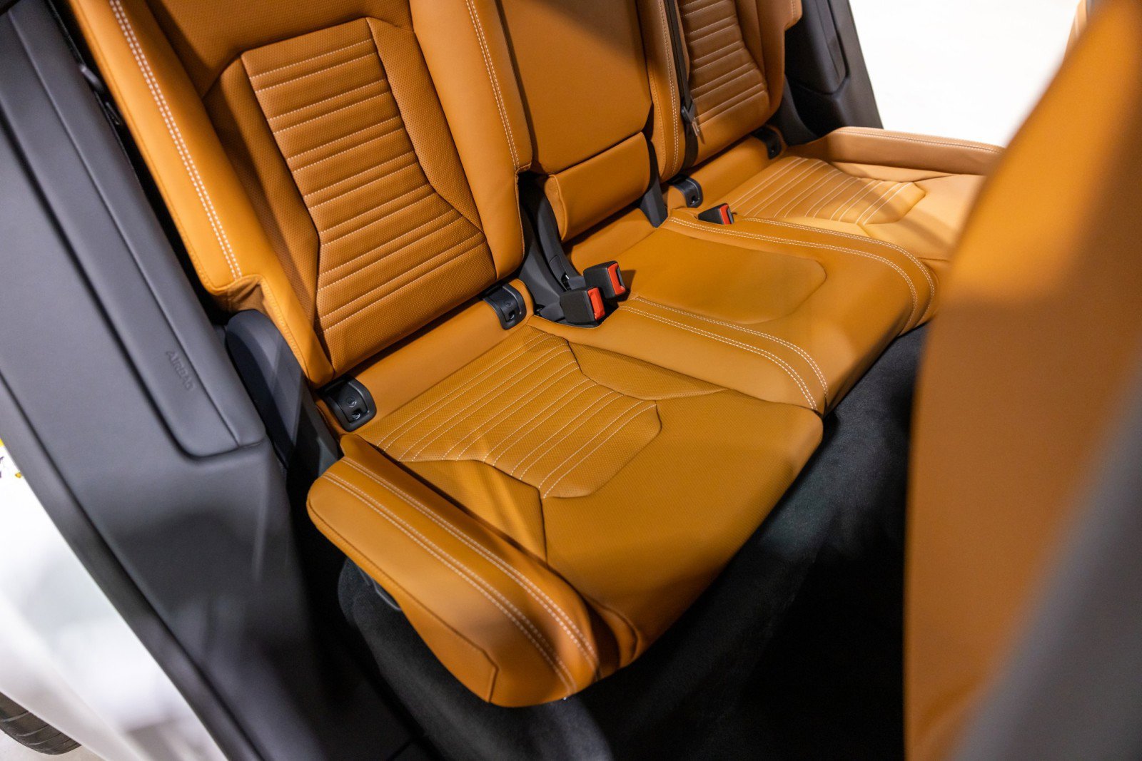 Used 2025 Lamborghini Urus SE image 35