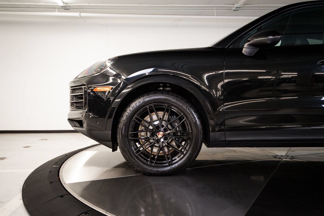 New 2026 Porsche Cayenne E-Hybrid Coupe AWD/4WD image 11