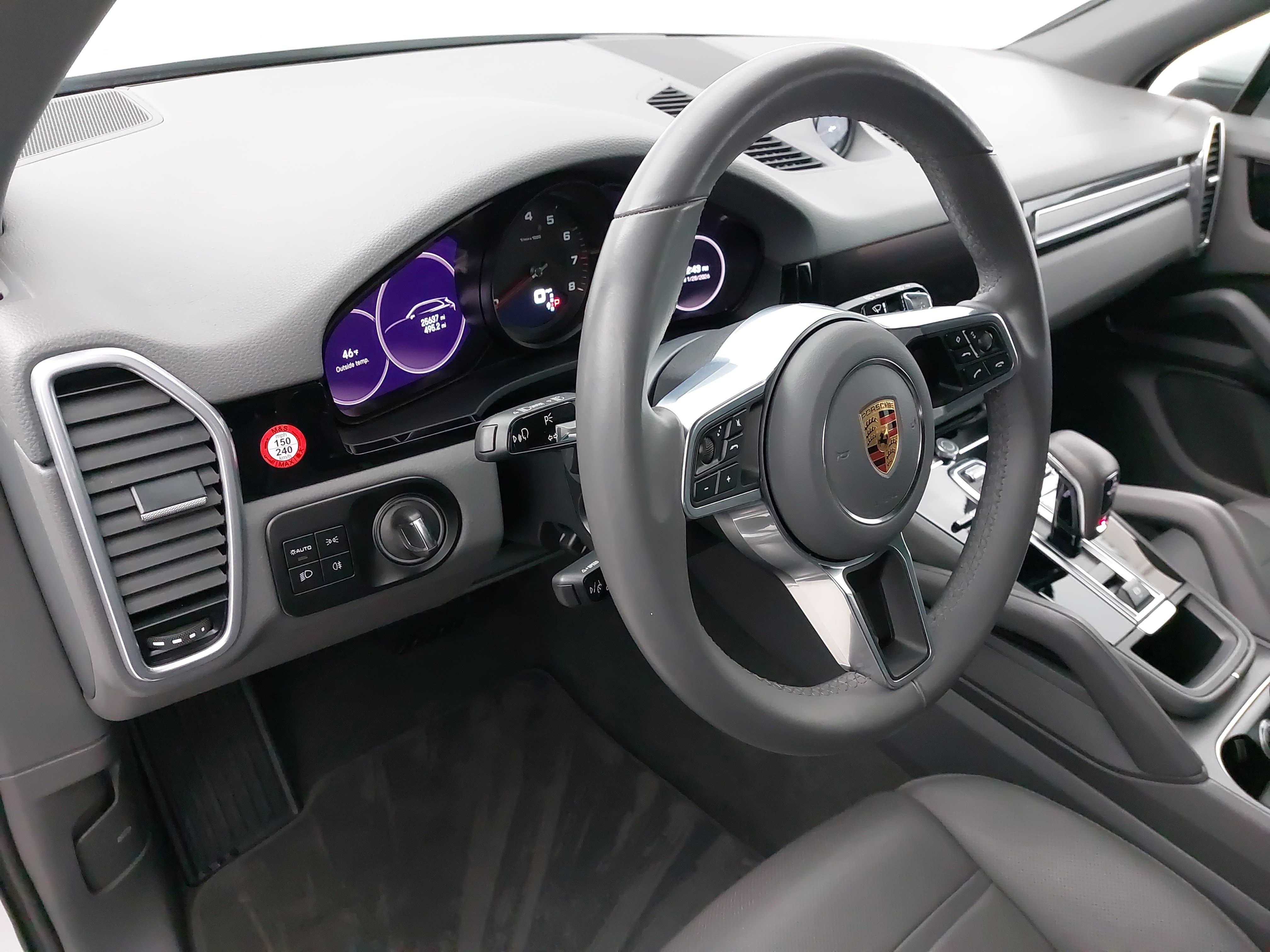 Certified 2023 Porsche Cayenne Platinum Edition image 18
