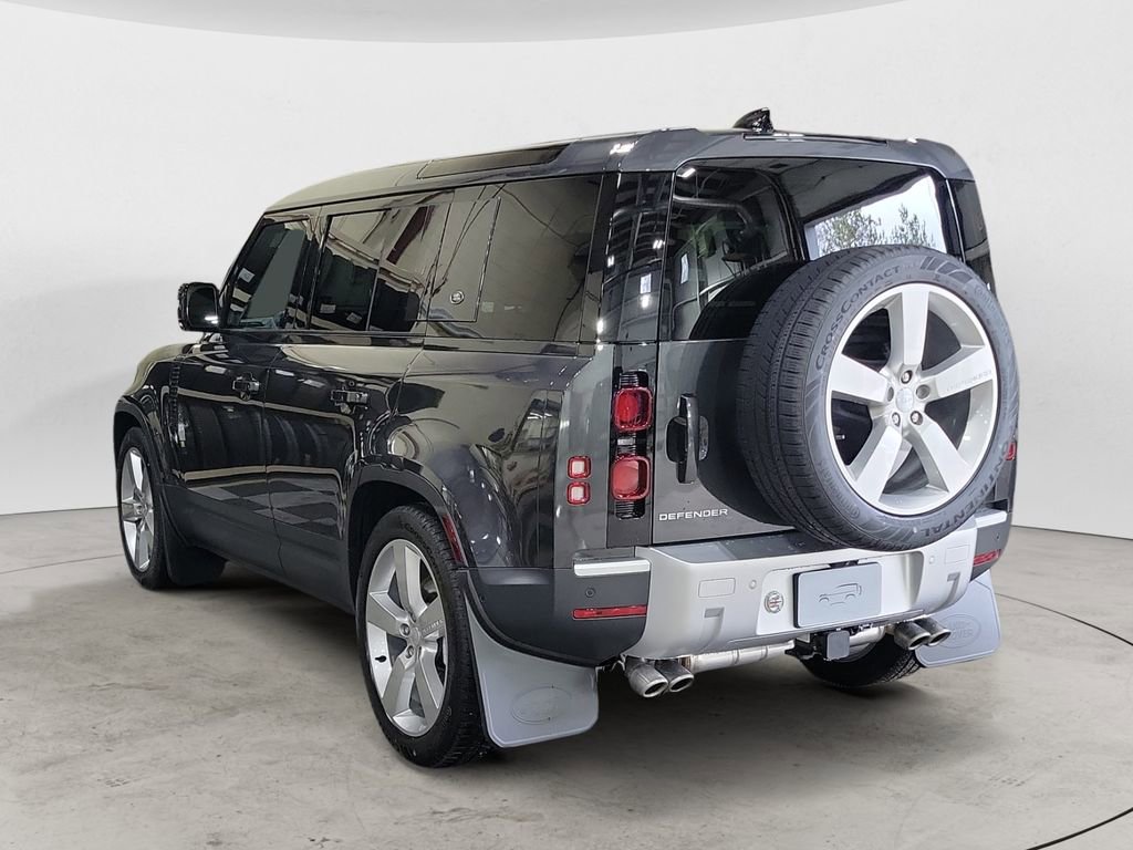 Used 2024 Land Rover Defender 110 SE AWD/4WD image 3