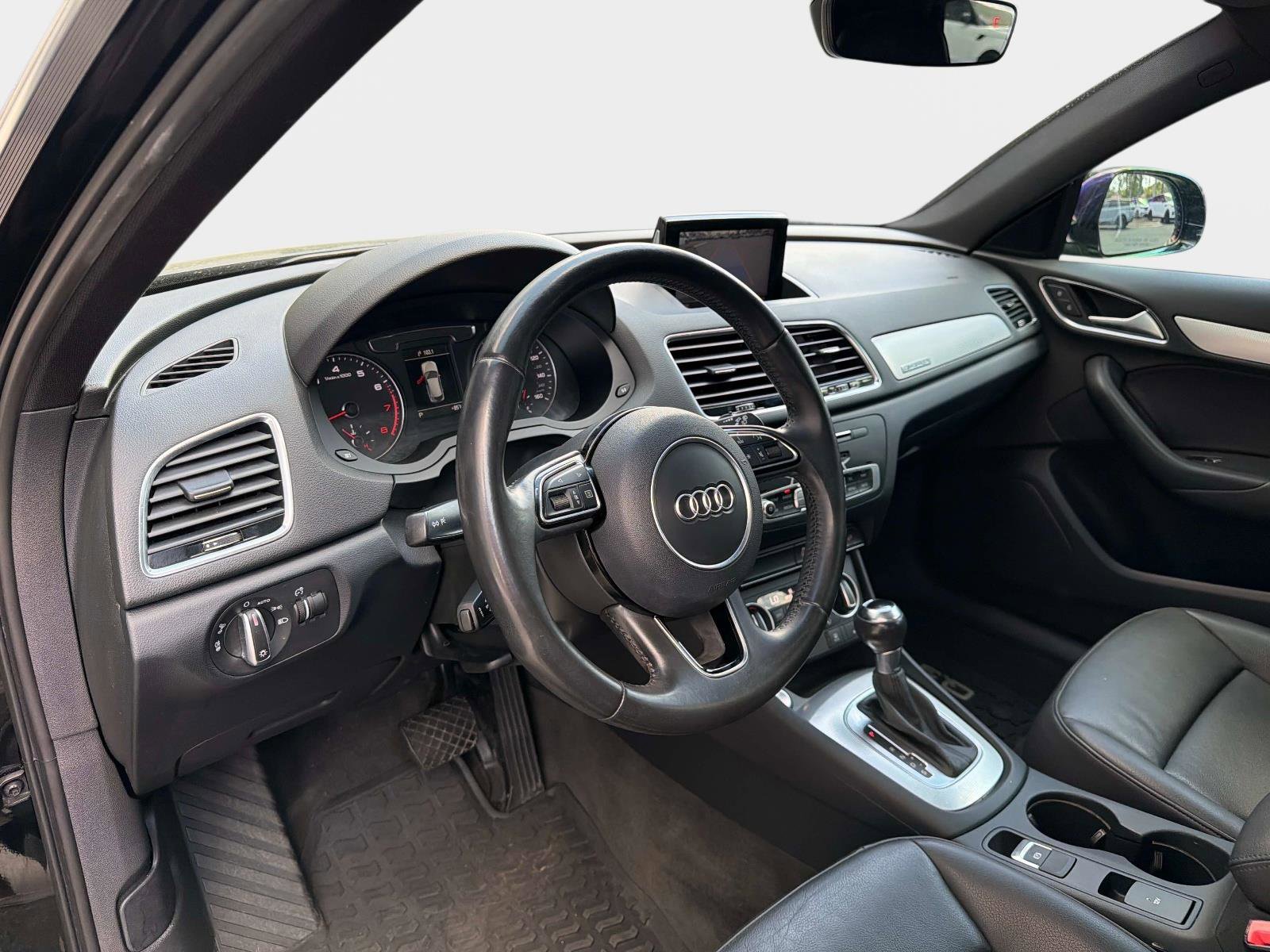 Used 2016 Audi Q3 2.0T Premium Plus w/ Technology Package image 17