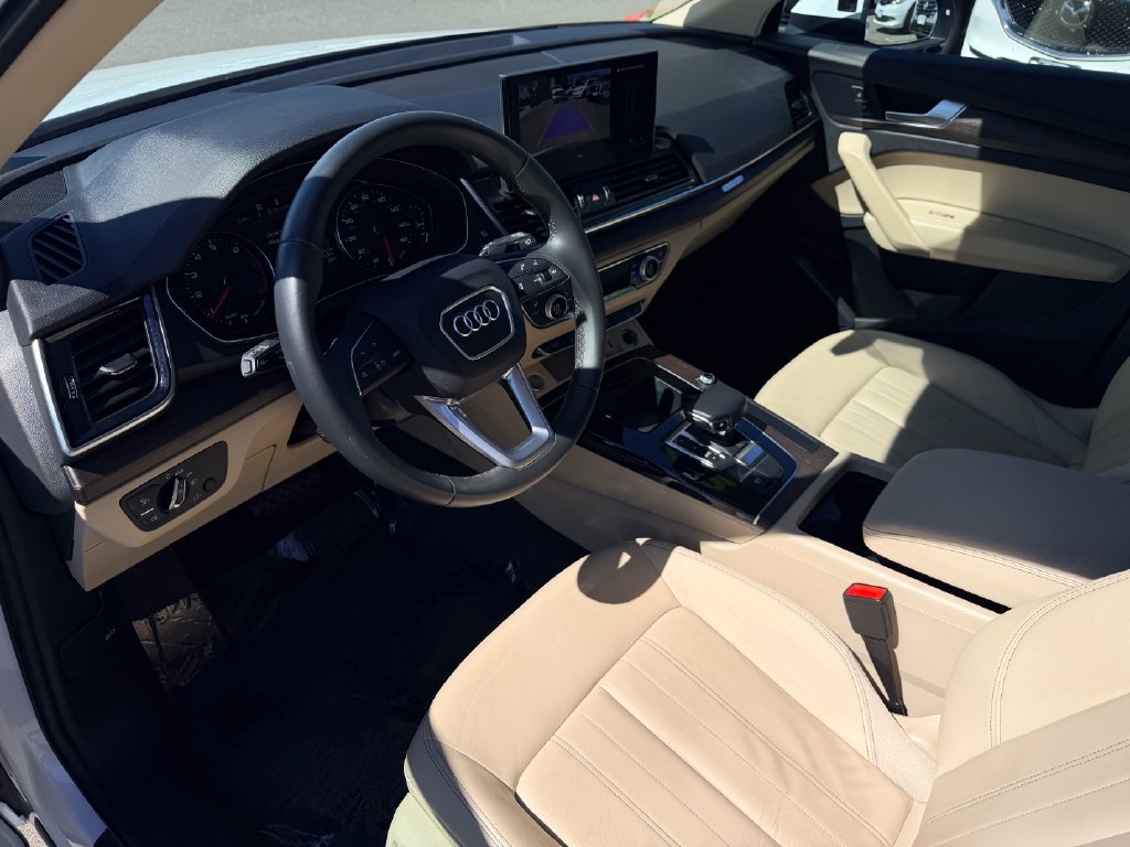 Used 2023 Audi Q5 2.0T Premium w/ Convenience Package AWD/4WD image 23