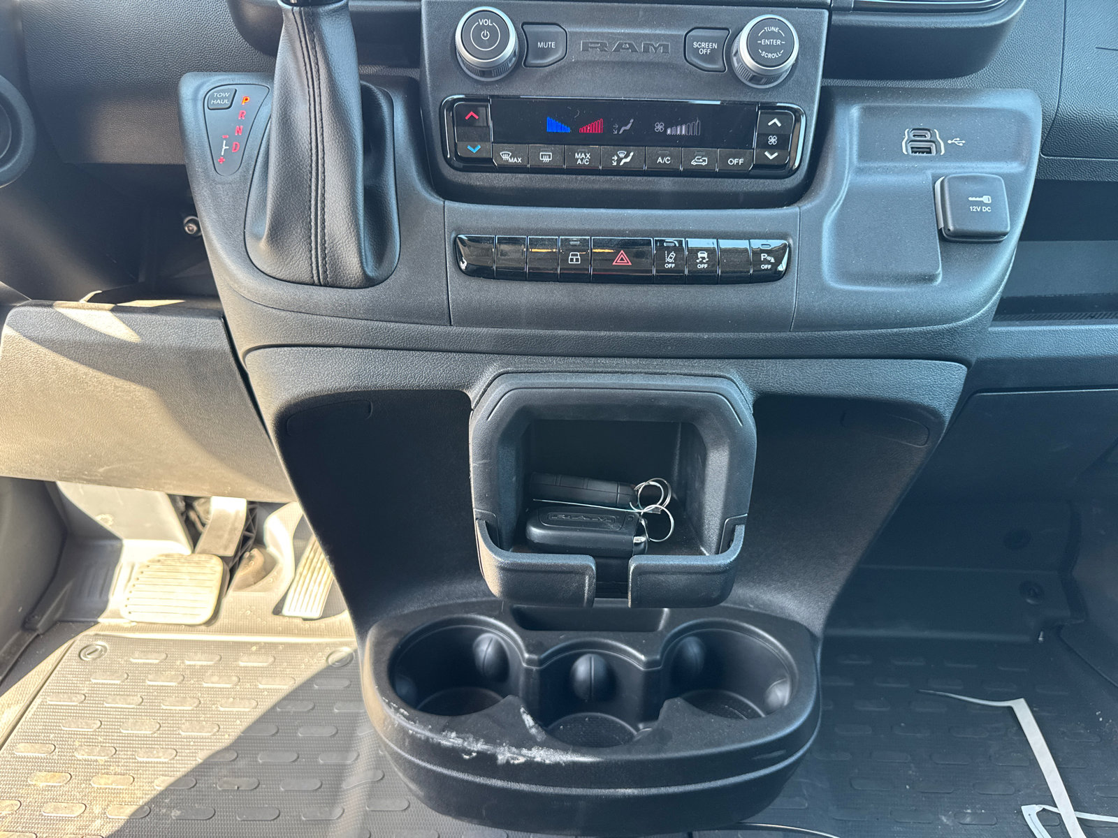 Used 2025 RAM ProMaster 2500 w/ Safety Group image 11