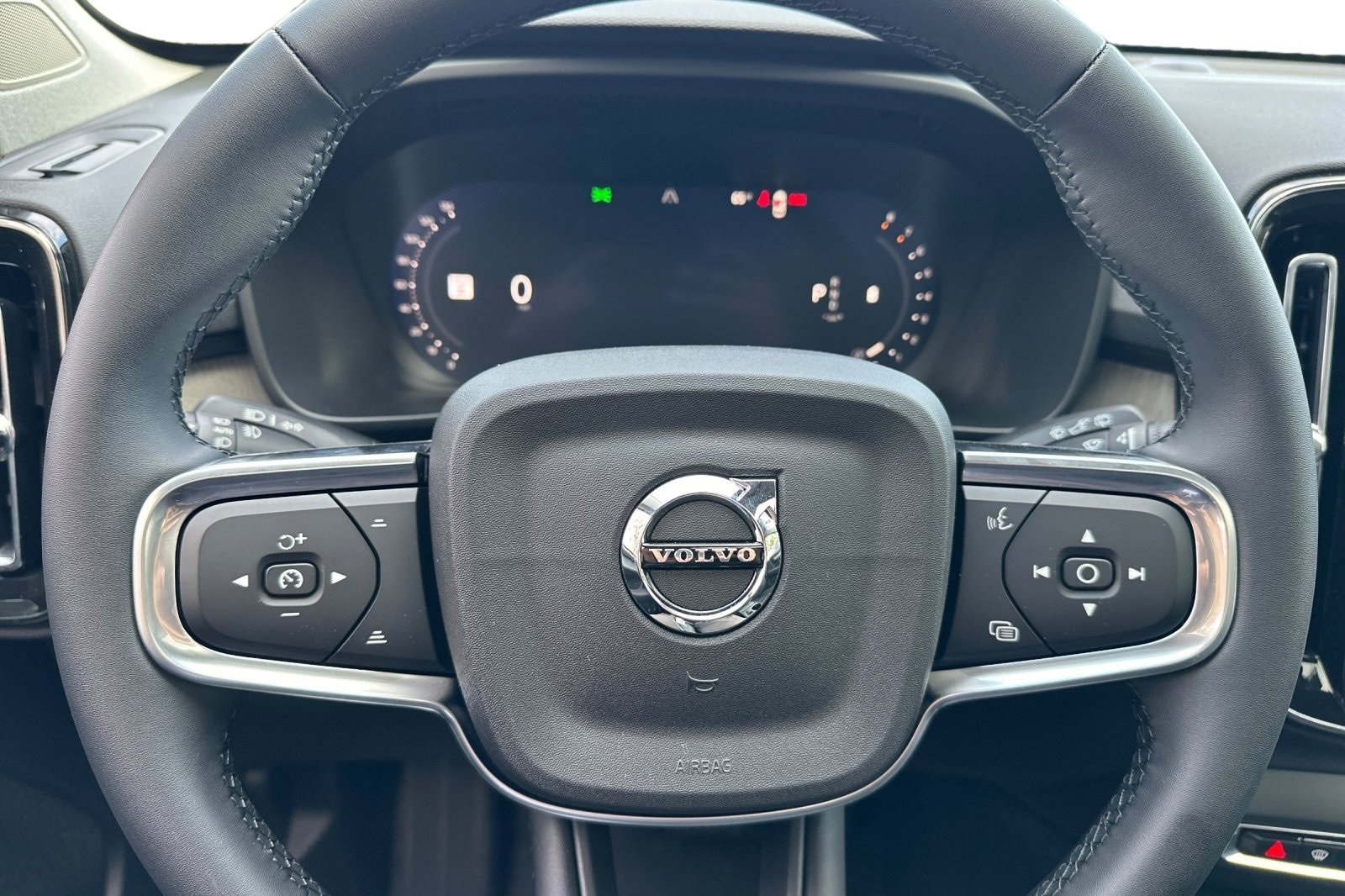 New 2026 Volvo XC40 B5 Core w/ Climate Package image 26