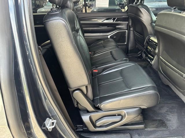 Used 2022 Jeep Wagoneer Series I w/ Premium Group I AWD/4WD image 11