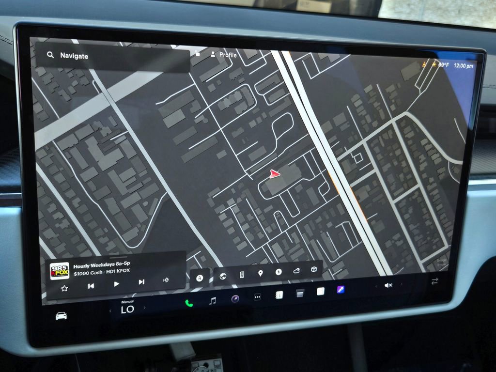 Used 2022 Tesla Model X Plaid image 22