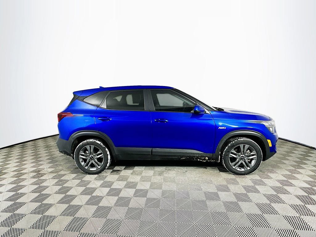 Used 2023 Kia Seltos LX image 11