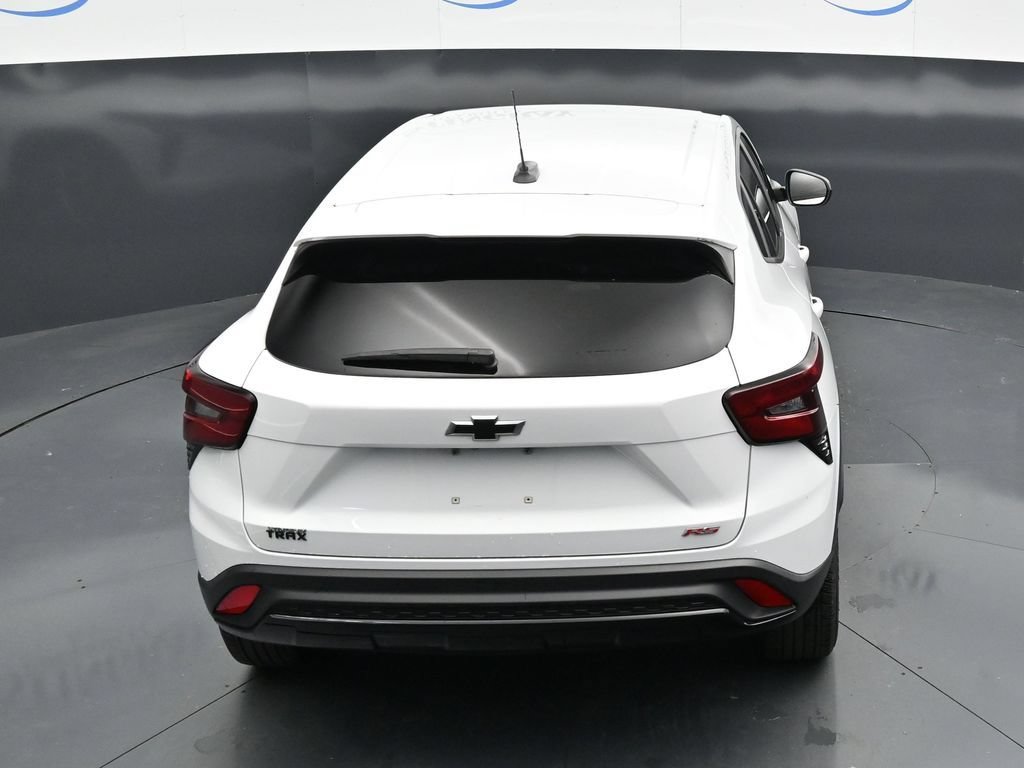 Used 2024 Chevrolet Trax RS FWD image 23