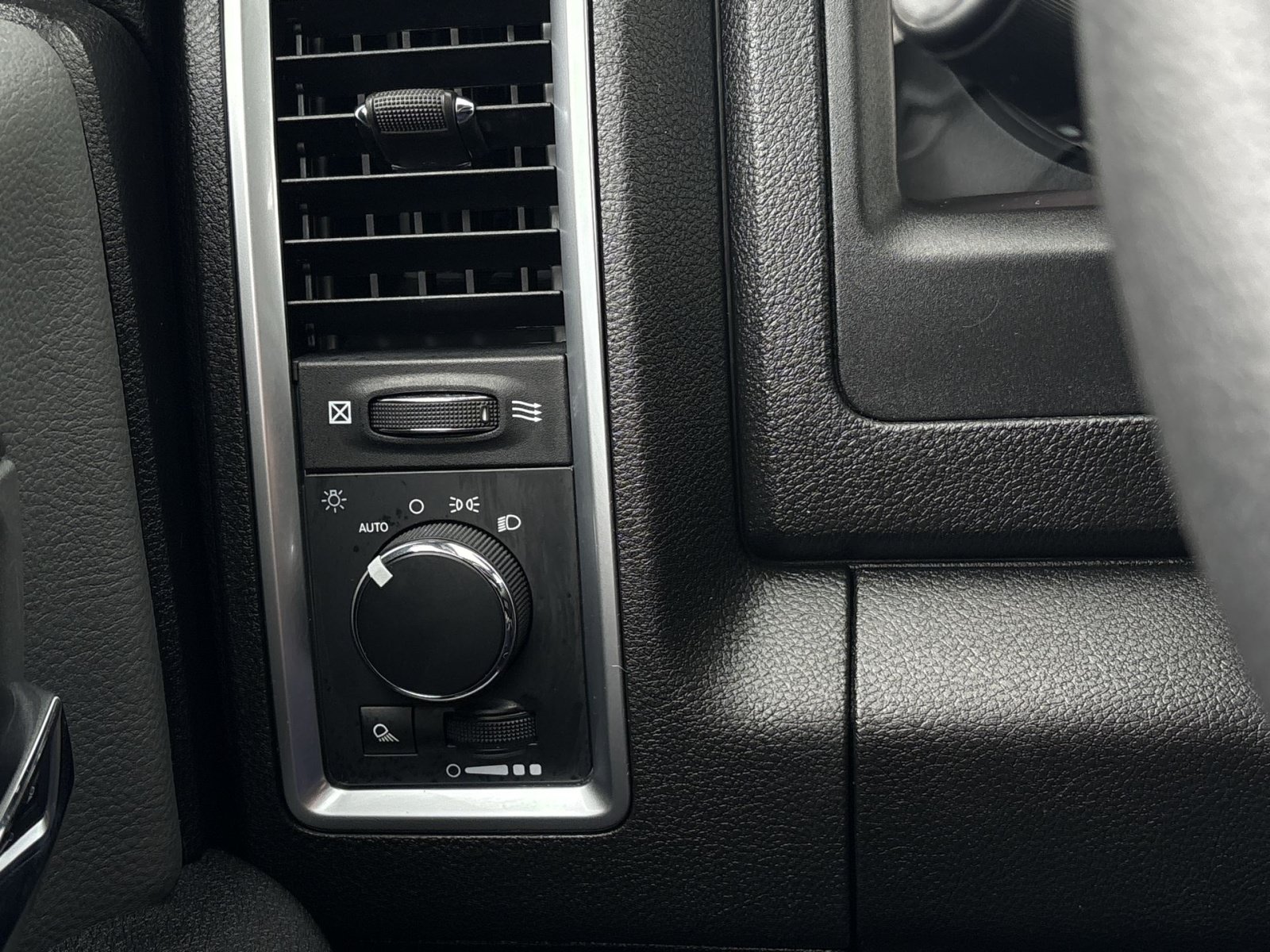 Used 2024 RAM 1500 Classic SLT RWD image 20